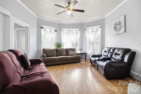 1212 S Salisbury Avenue Spencer NC 28159