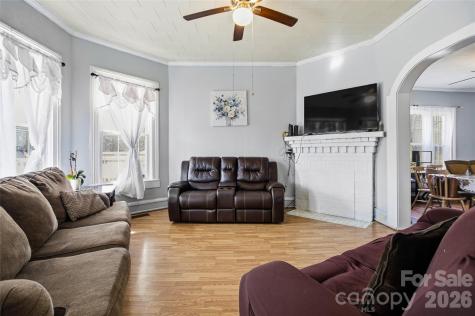 1212 S Salisbury Avenue Spencer NC 28159
