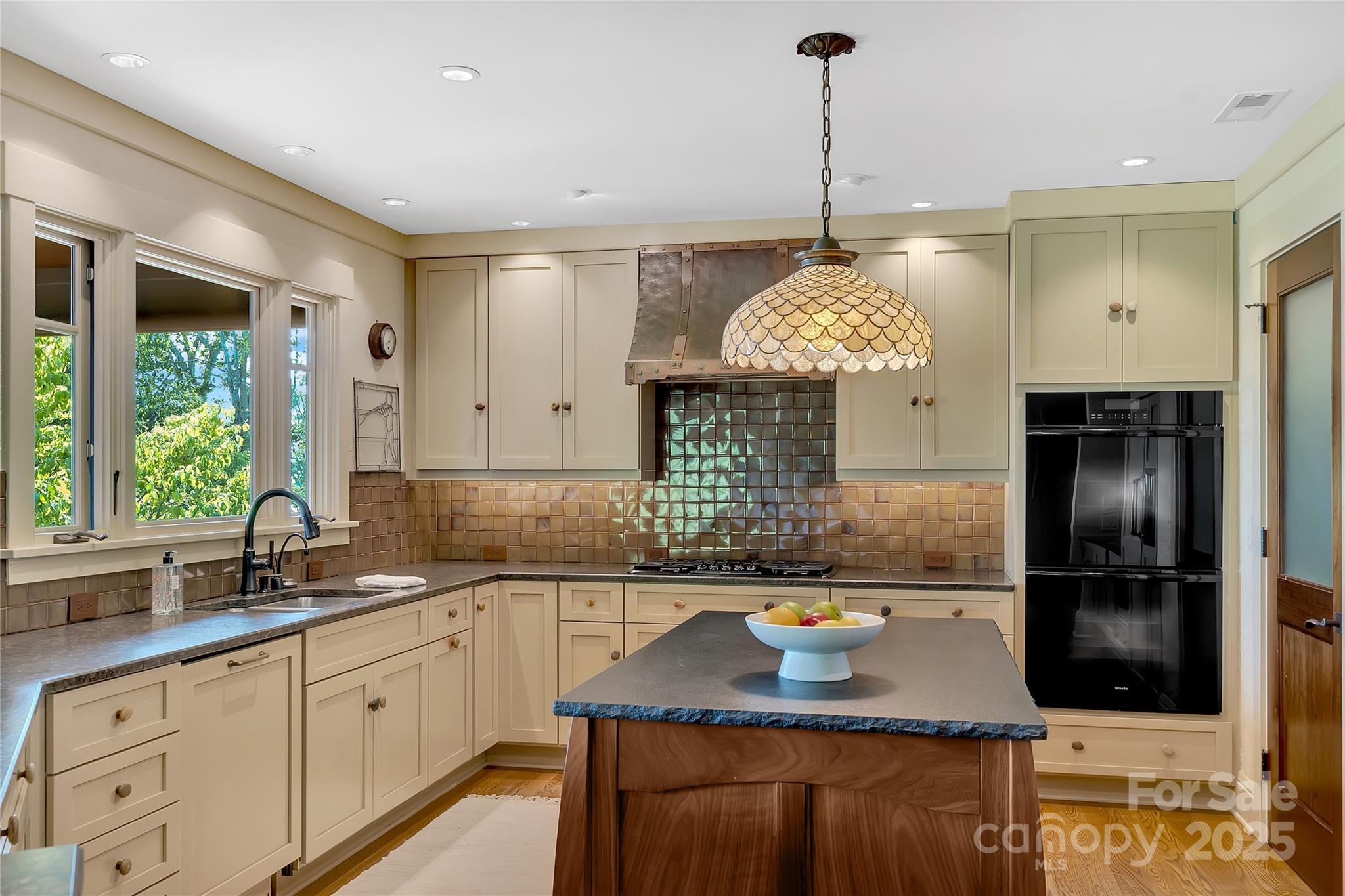 24 Westhaven Drive Asheville NC 28804