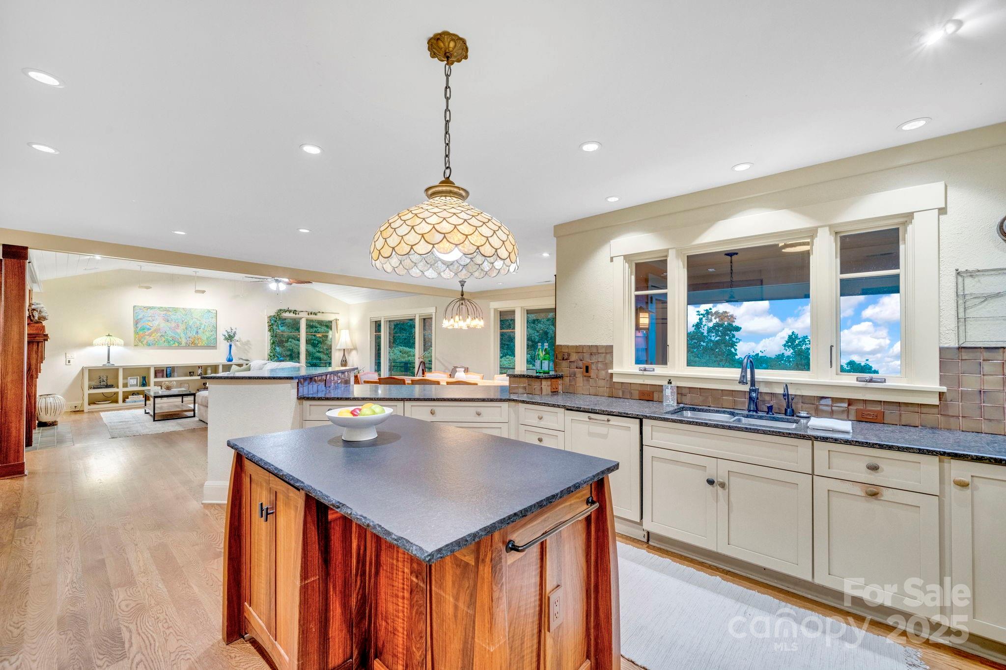 24 Westhaven Drive Asheville NC 28804