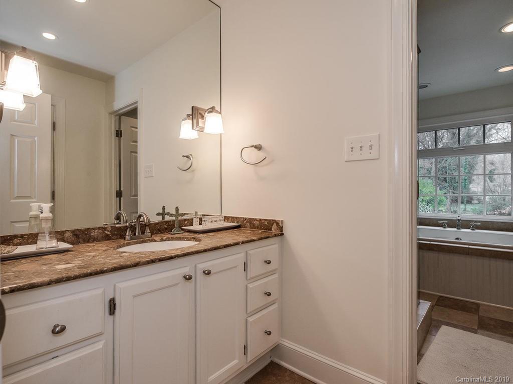 4833 Broad Hollow Drive Charlotte NC 28226