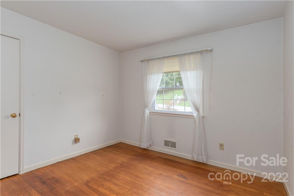 8 Glenview Road Asheville NC 28804