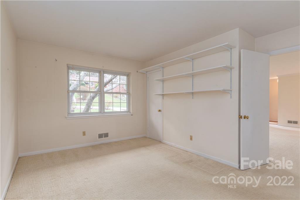 8 Glenview Road Asheville NC 28804