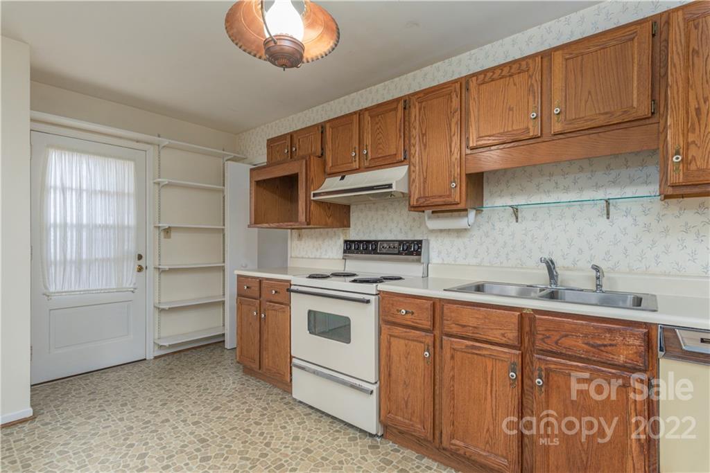 8 Glenview Road Asheville NC 28804