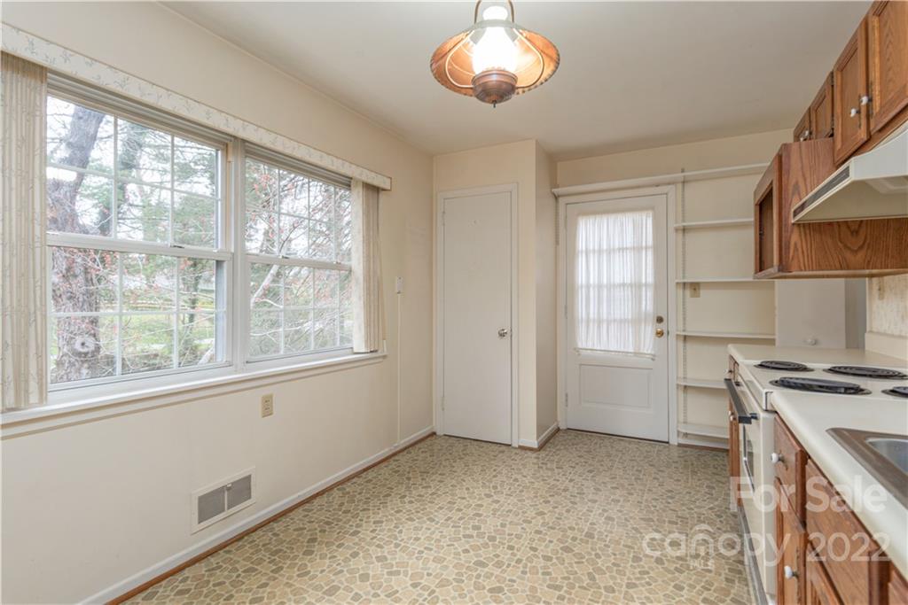 8 Glenview Road Asheville NC 28804