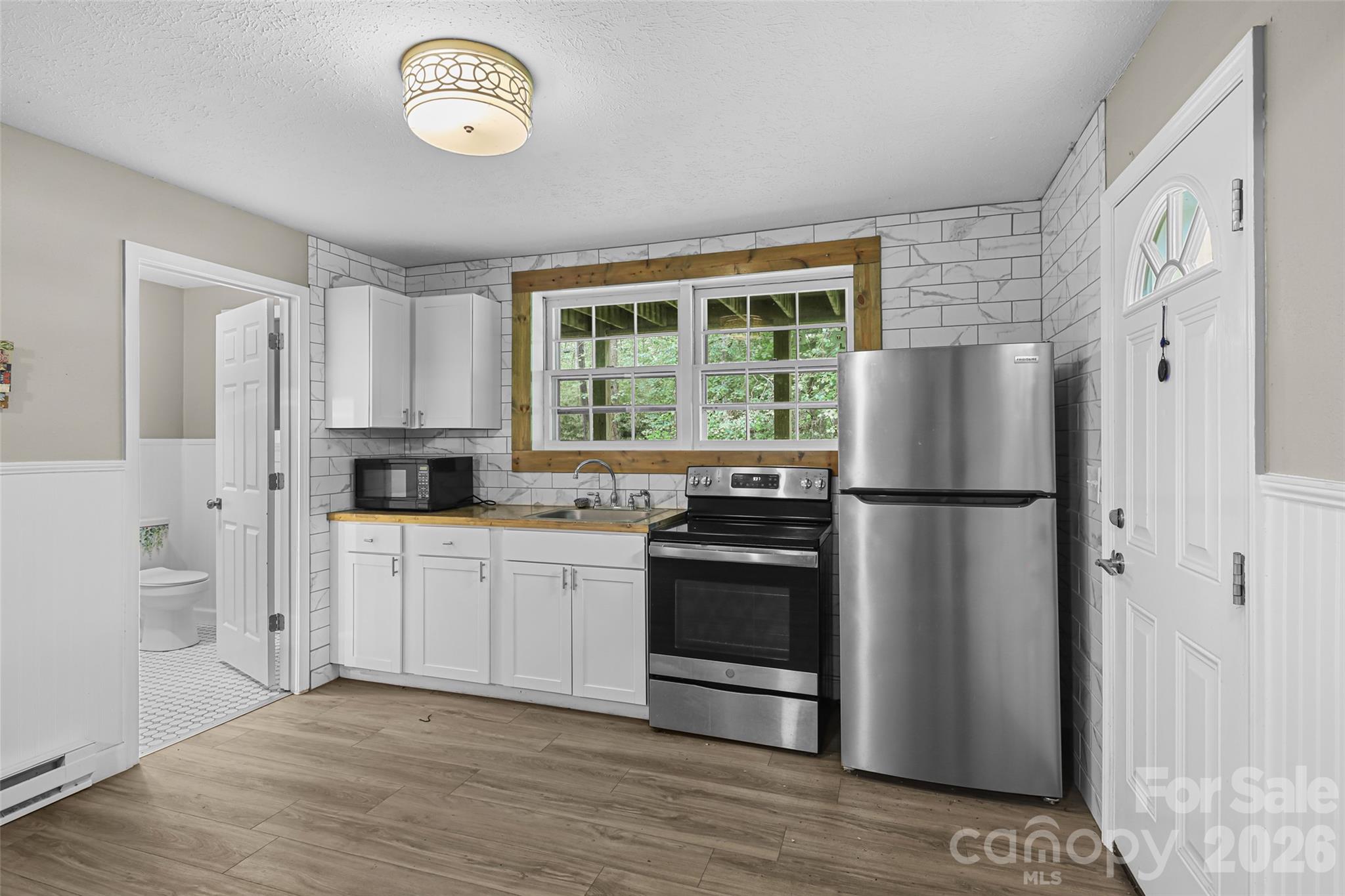 659 Salisbury Road Hendersonville NC 28792