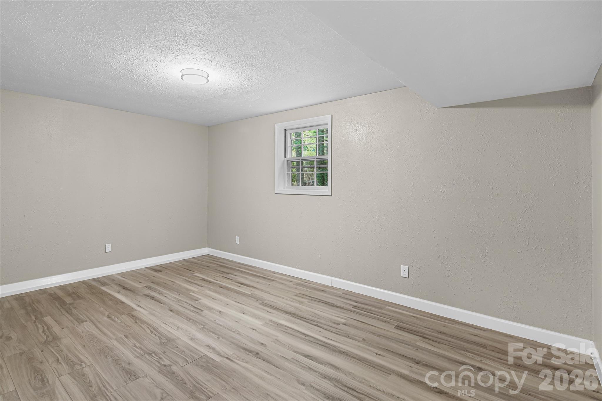 659 Salisbury Road Hendersonville NC 28792