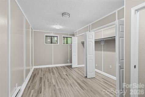 659 Salisbury Road Hendersonville NC 28792