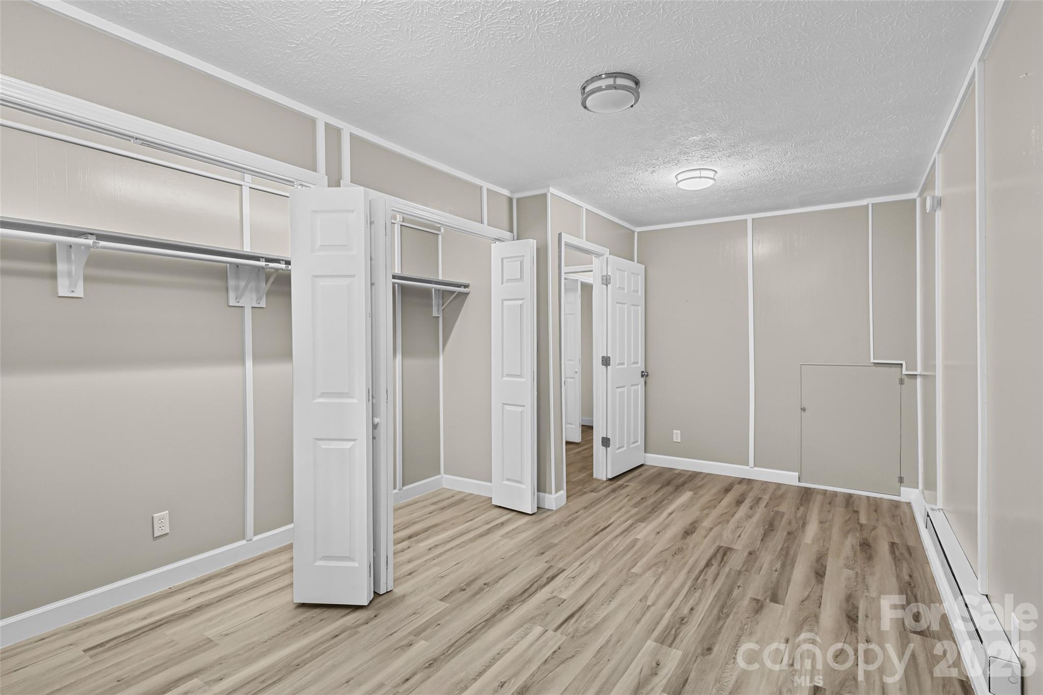 659 Salisbury Road Hendersonville NC 28792