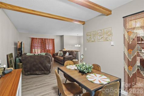 659 Salisbury Road Hendersonville NC 28792