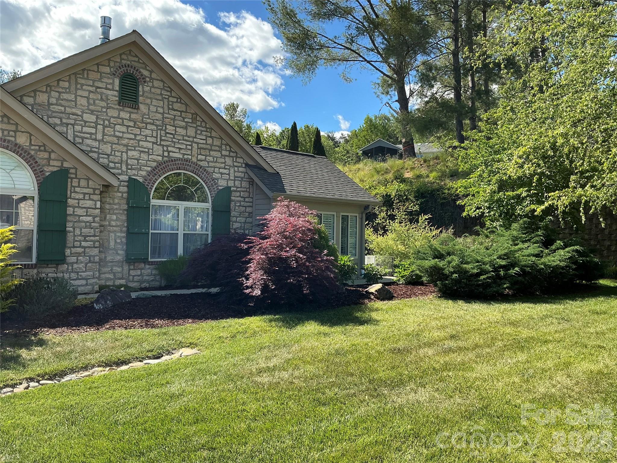 60 Mountain Meadow Circle Weaverville NC 28787
