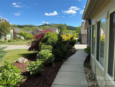 60 Mountain Meadow Circle Weaverville NC 28787