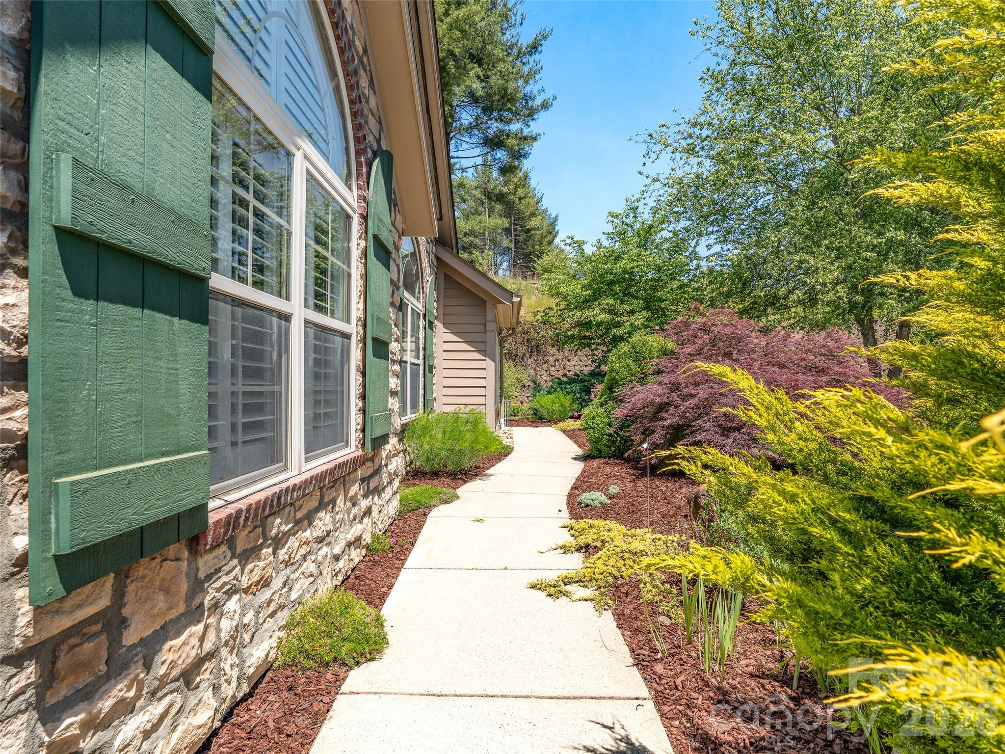 60 Mountain Meadow Circle Weaverville NC 28787