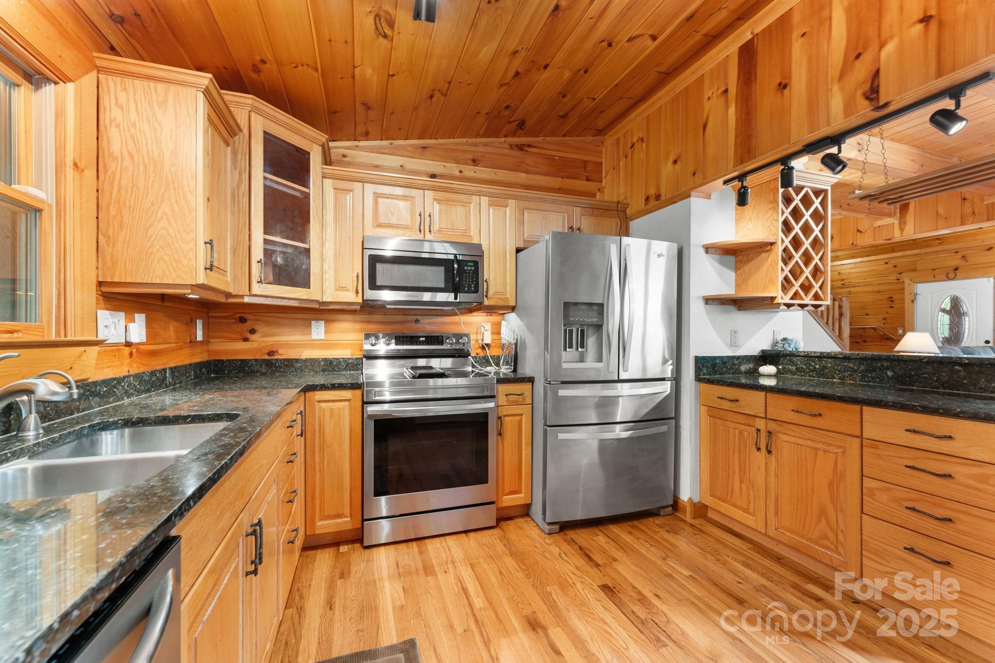 80 Slow Lane Whittier NC 28789