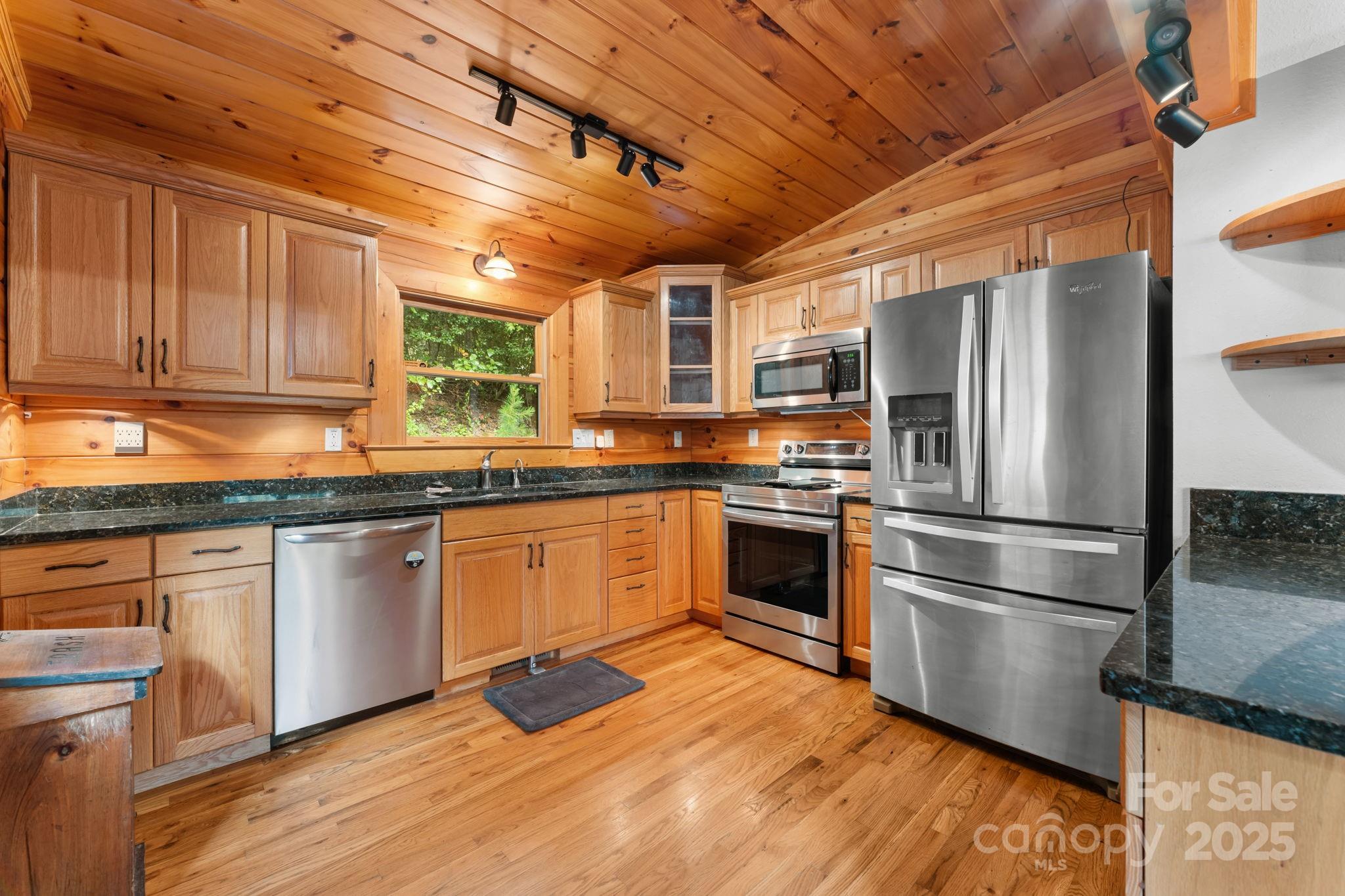 80 Slow Lane Whittier NC 28789
