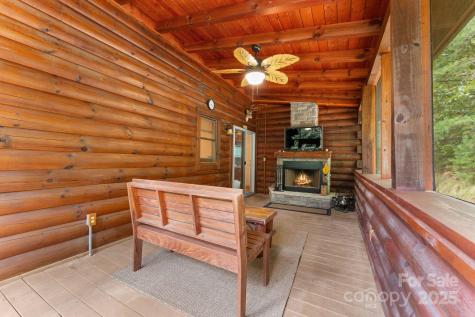 80 Slow Lane Whittier NC 28789