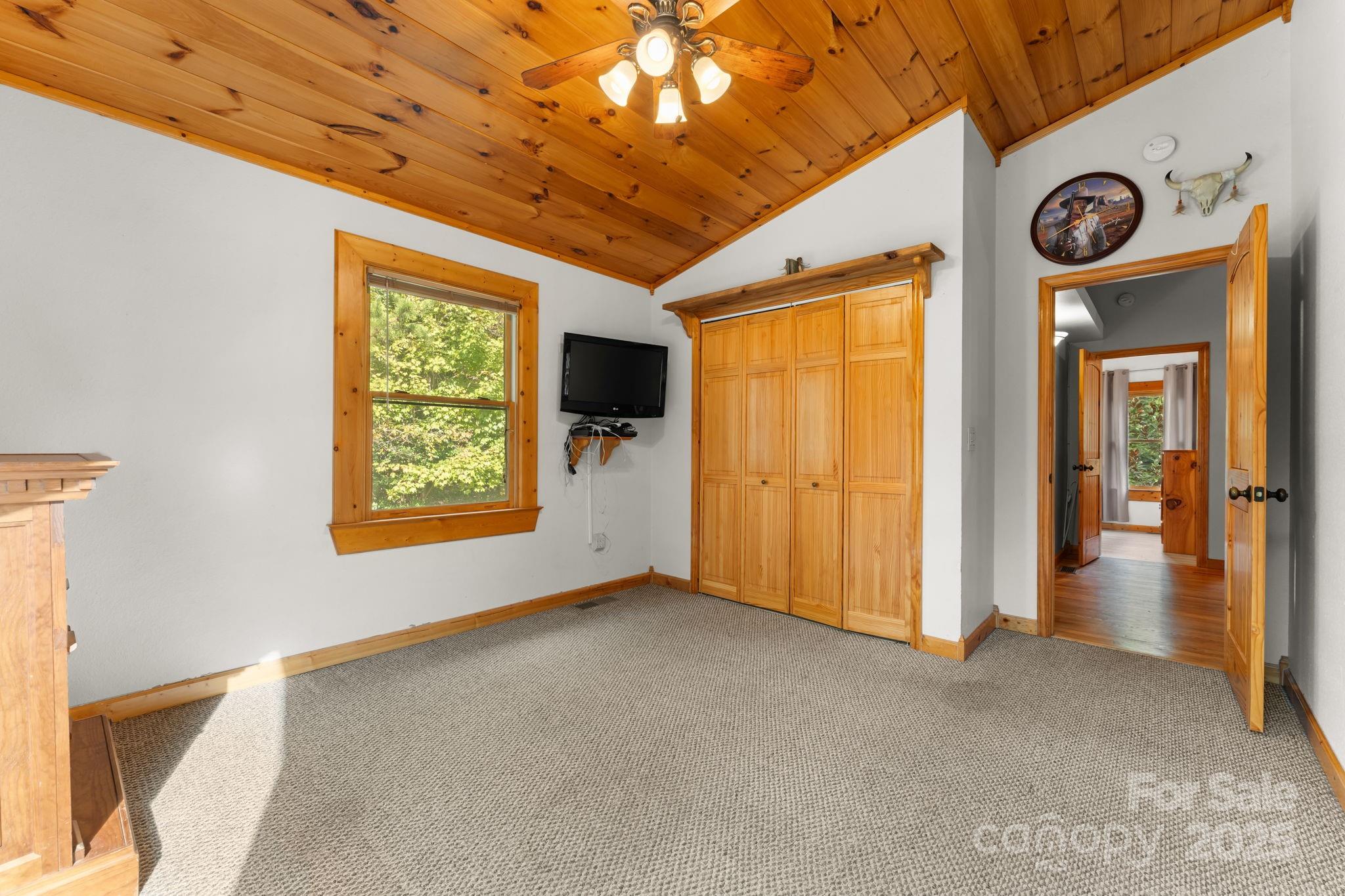 80 Slow Lane Whittier NC 28789