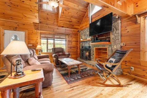 80 Slow Lane Whittier NC 28789