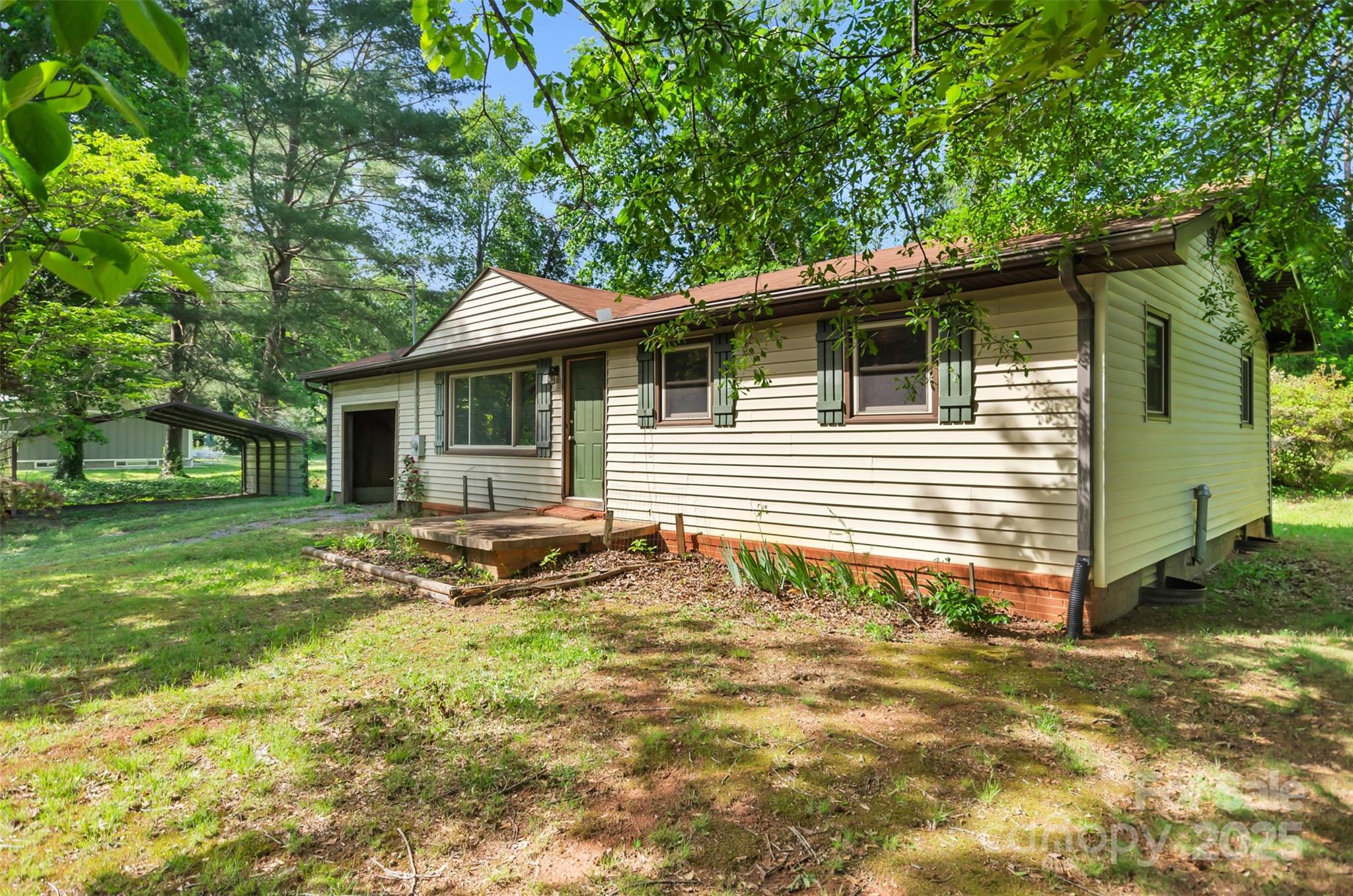 81 Julia Street Columbus NC 28722