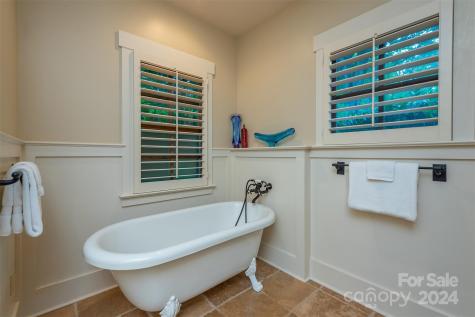 37 Cottage Settings Lane Black Mountain NC 28711