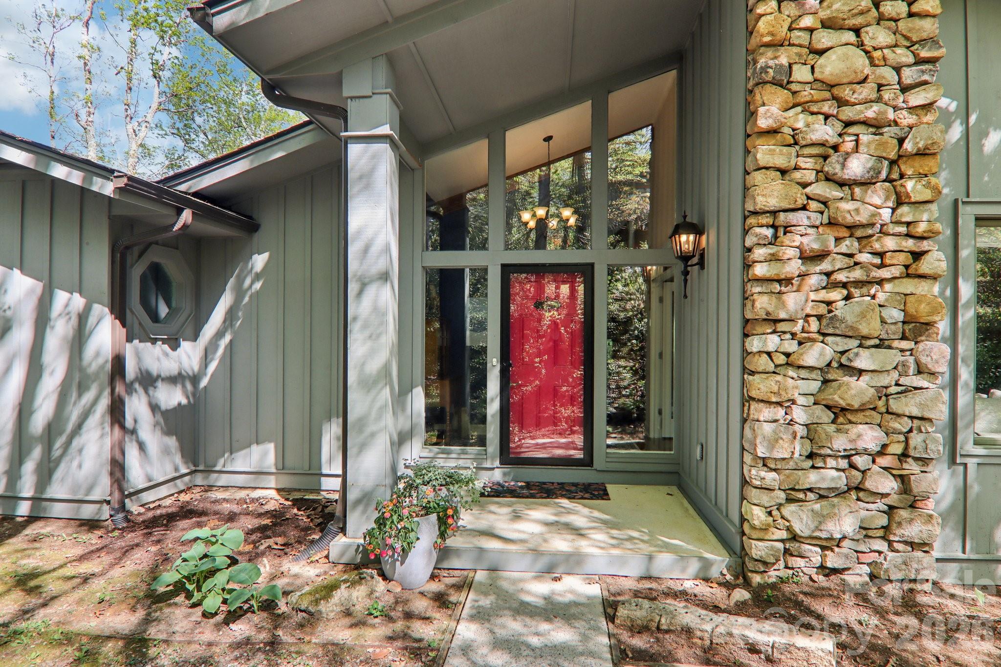 817 Greenwood Drive Hendersonville NC 28791