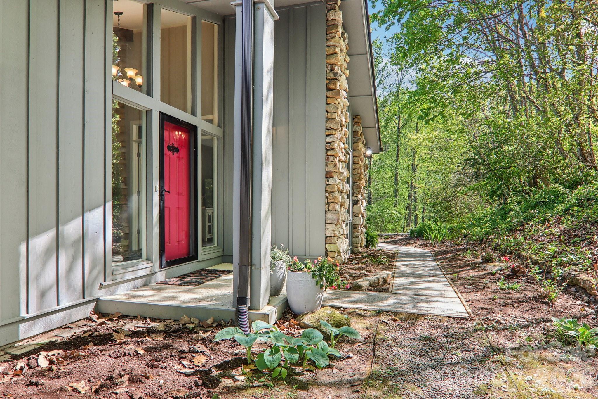 817 Greenwood Drive Hendersonville NC 28791