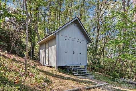 817 Greenwood Drive Hendersonville NC 28791
