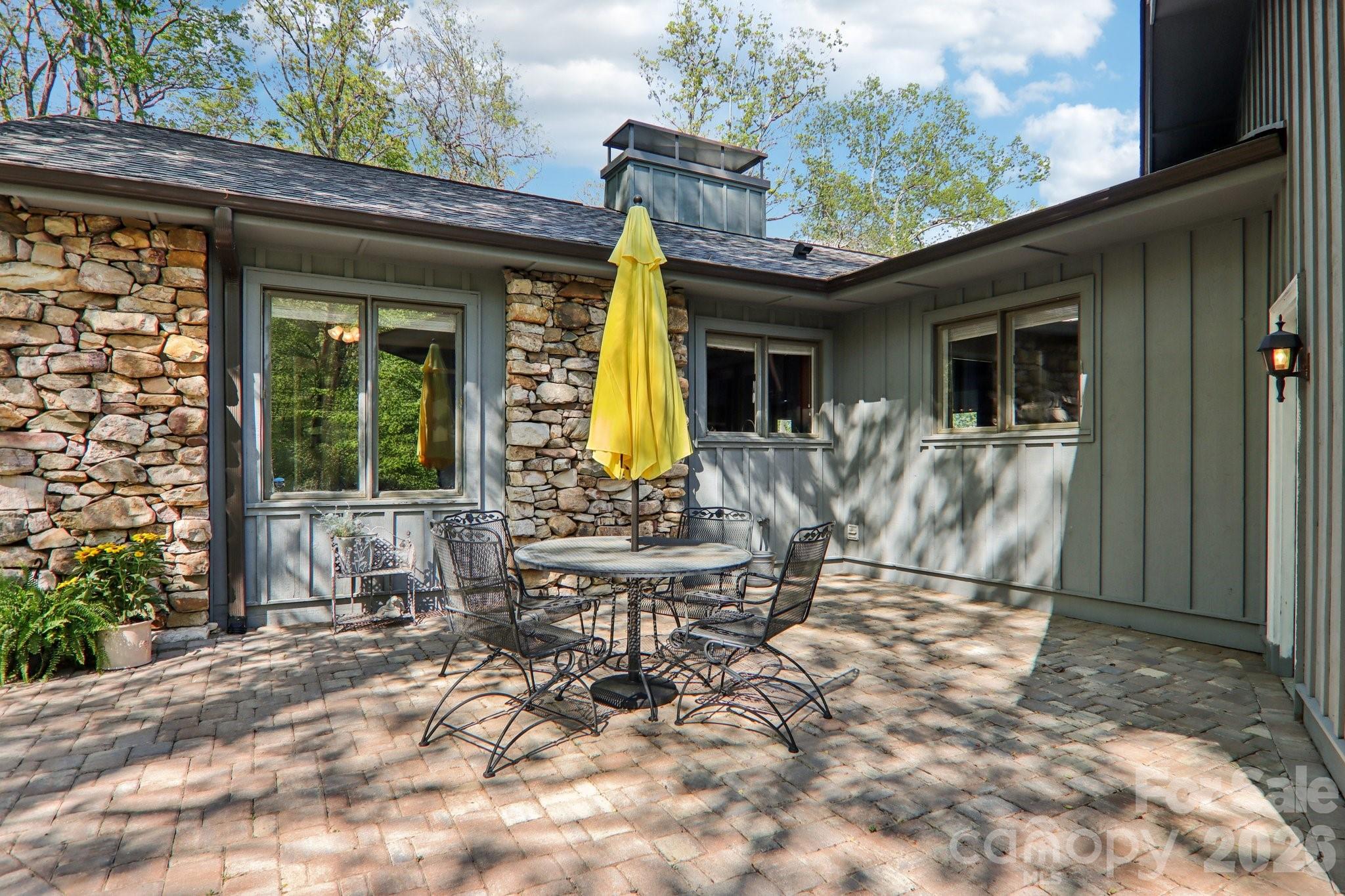 817 Greenwood Drive Hendersonville NC 28791