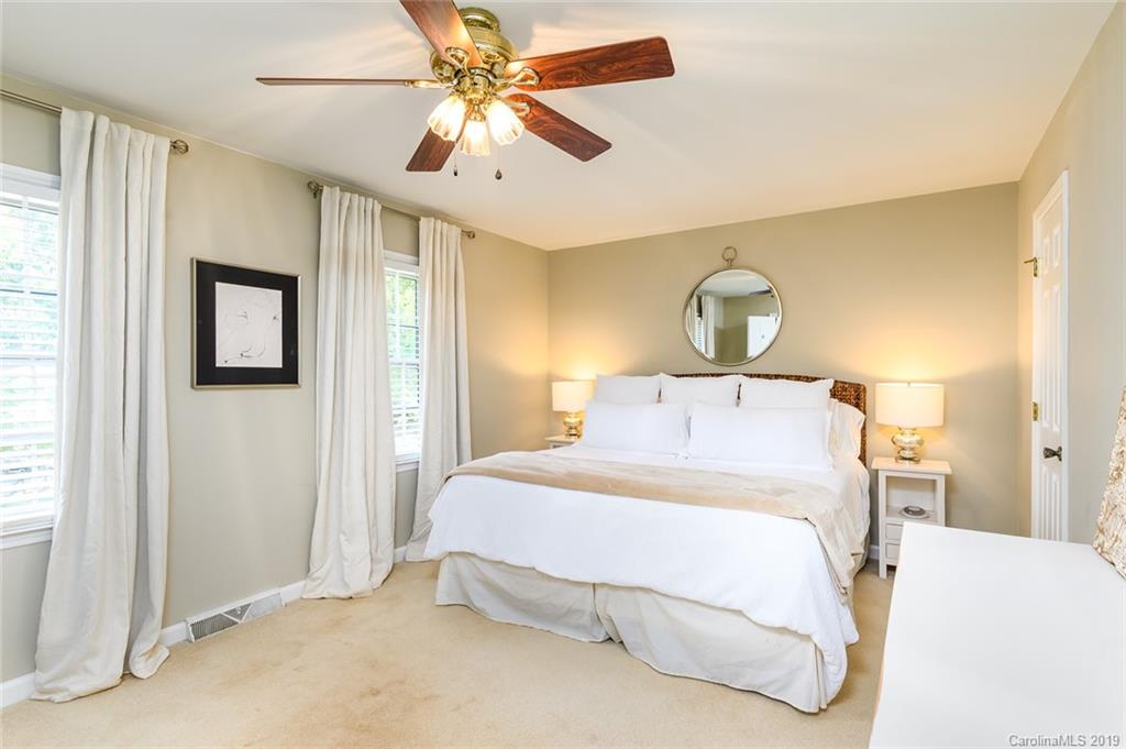 2751 Creekbed Lane Charlotte NC 28210