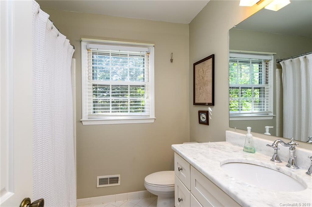 2751 Creekbed Lane Charlotte NC 28210
