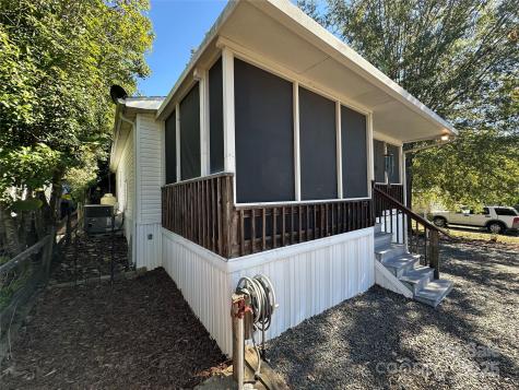 121 S Cardinal Drive New London NC 28127