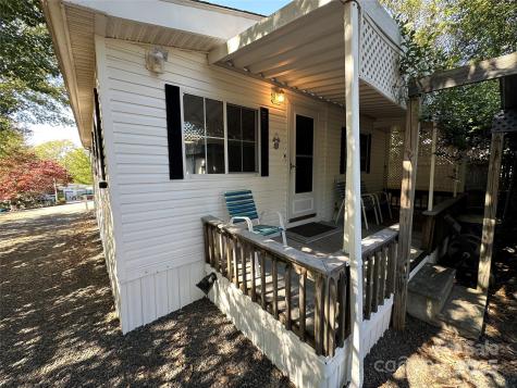 121 S Cardinal Drive New London NC 28127