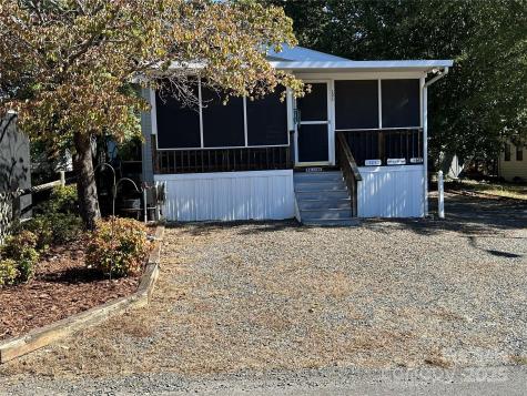 121 S Cardinal Drive New London NC 28127