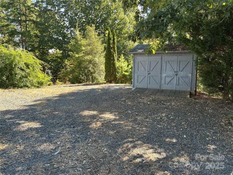 121 S Cardinal Drive New London NC 28127