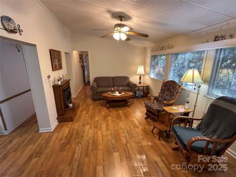 121 S Cardinal Drive New London NC 28127