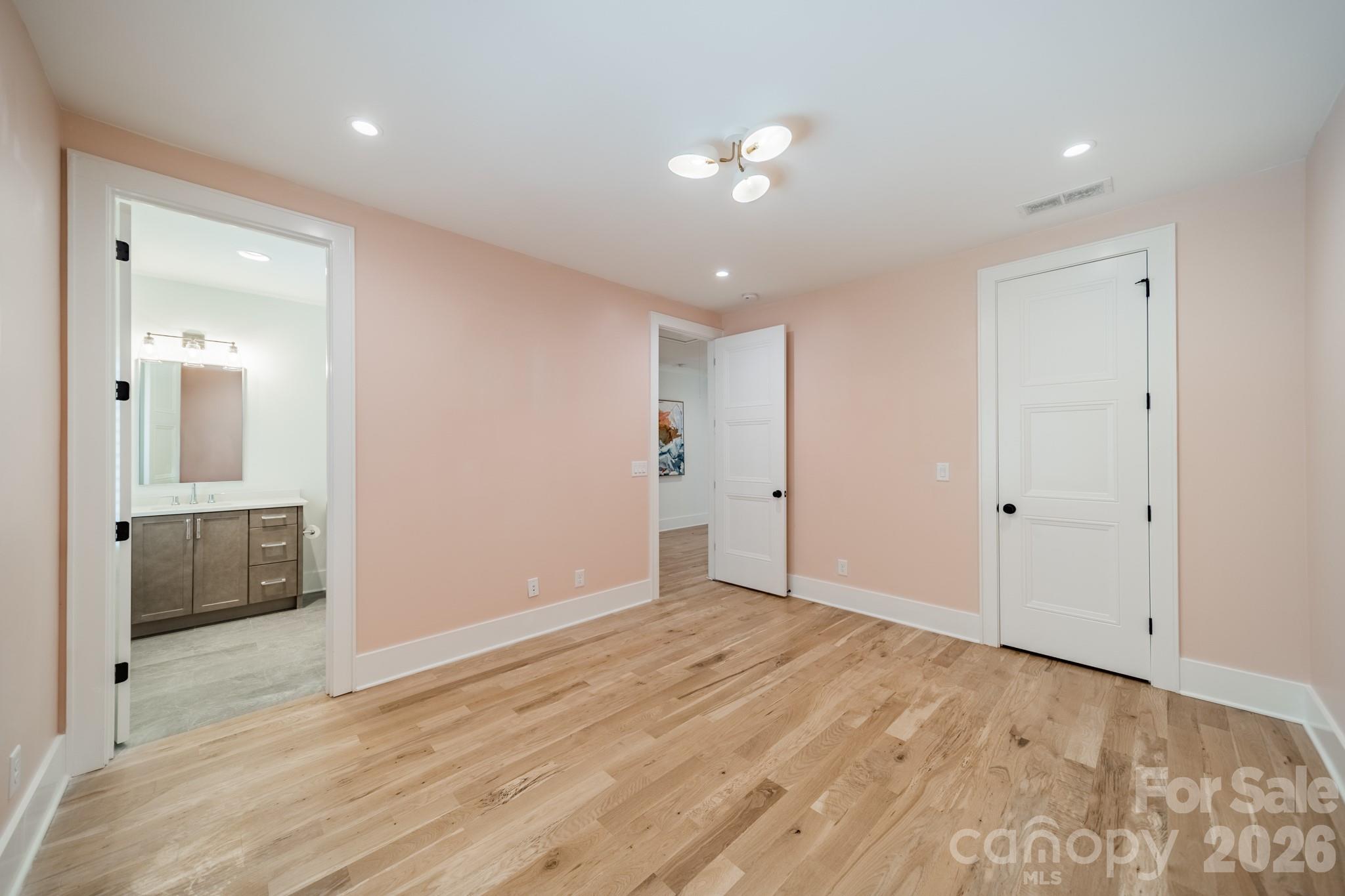 6006 Old Providence Lane Charlotte NC 28226