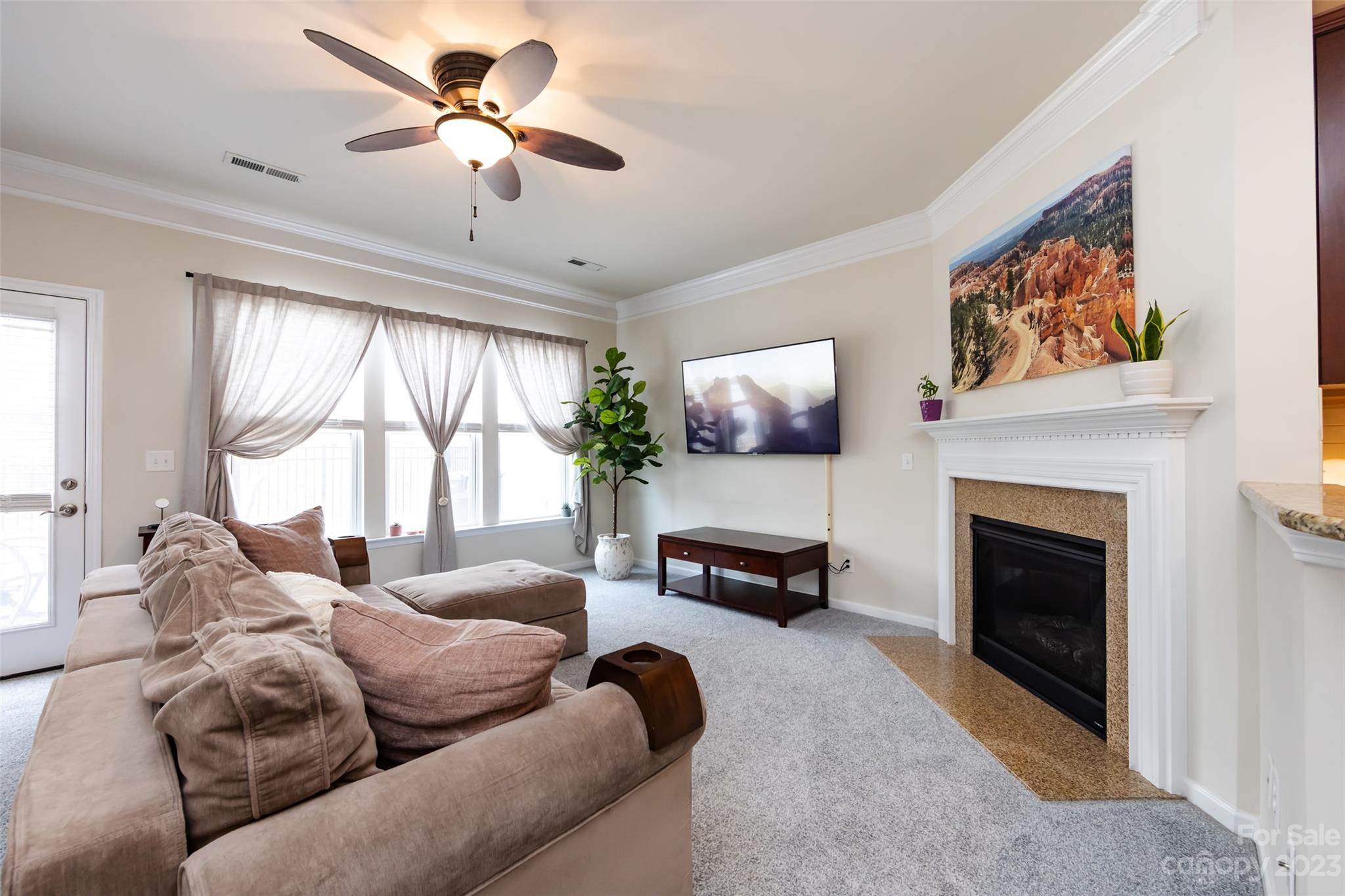 2437 Diplomat Lane Charlotte NC 28210