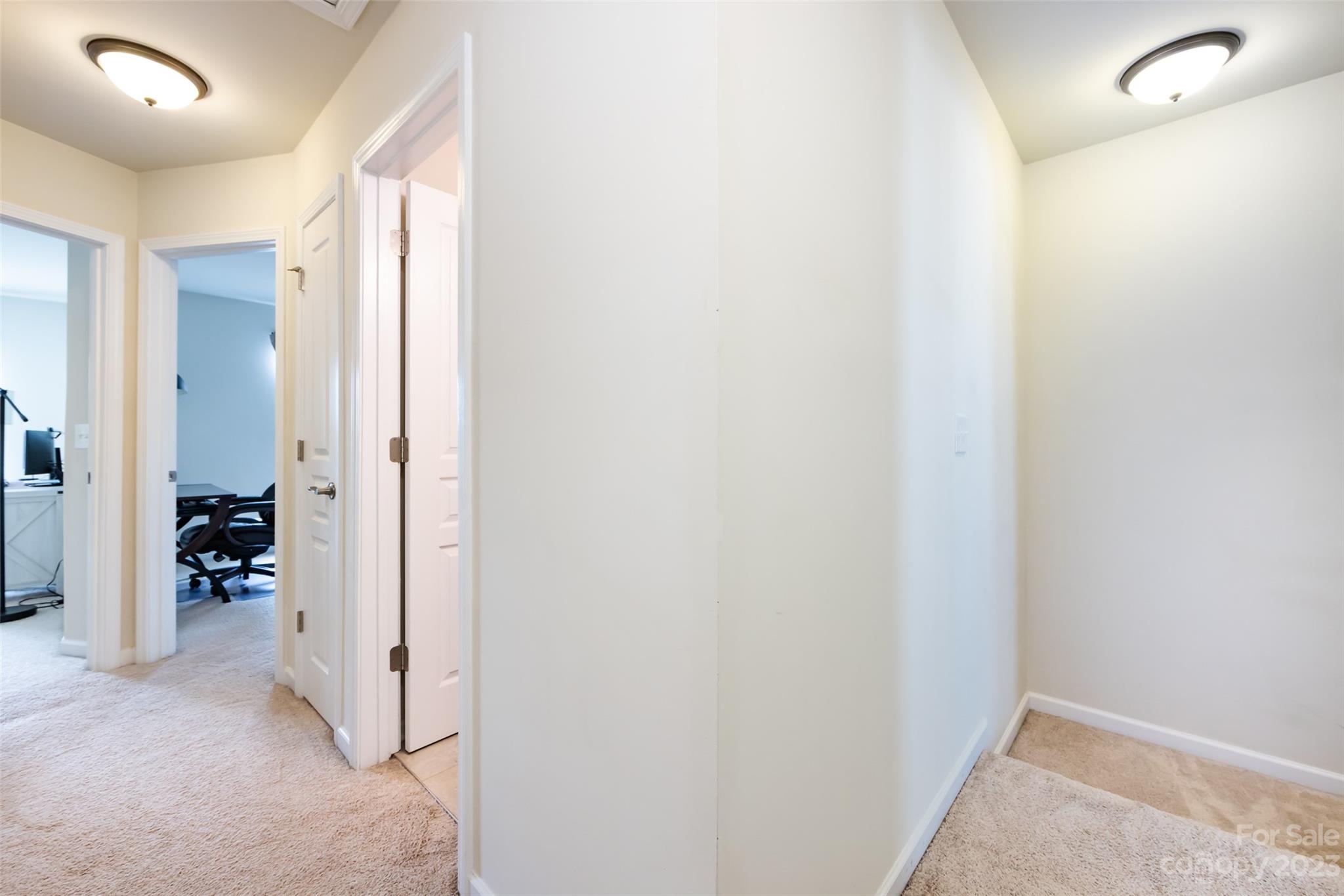 2437 Diplomat Lane Charlotte NC 28210