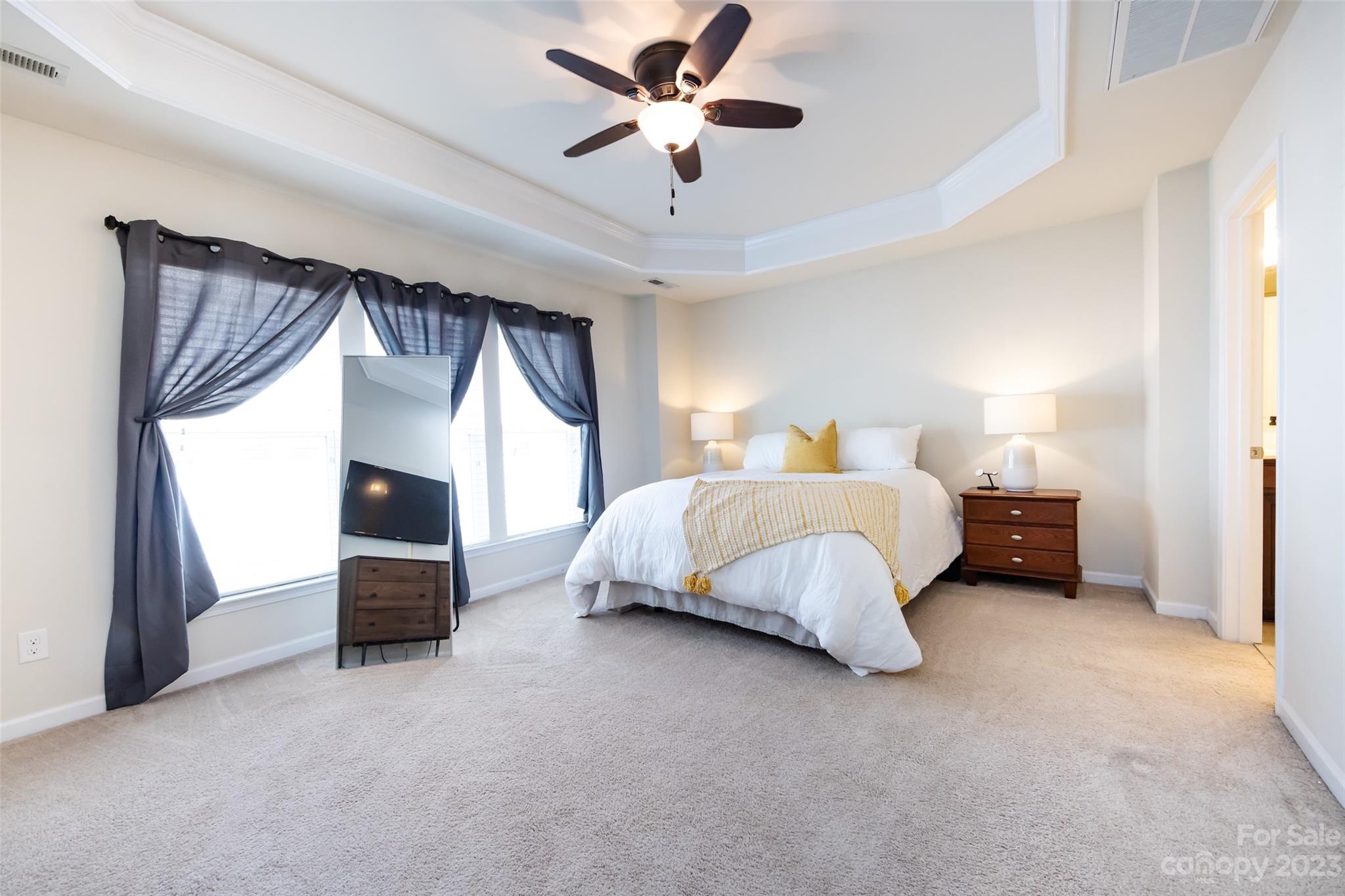 2437 Diplomat Lane Charlotte NC 28210