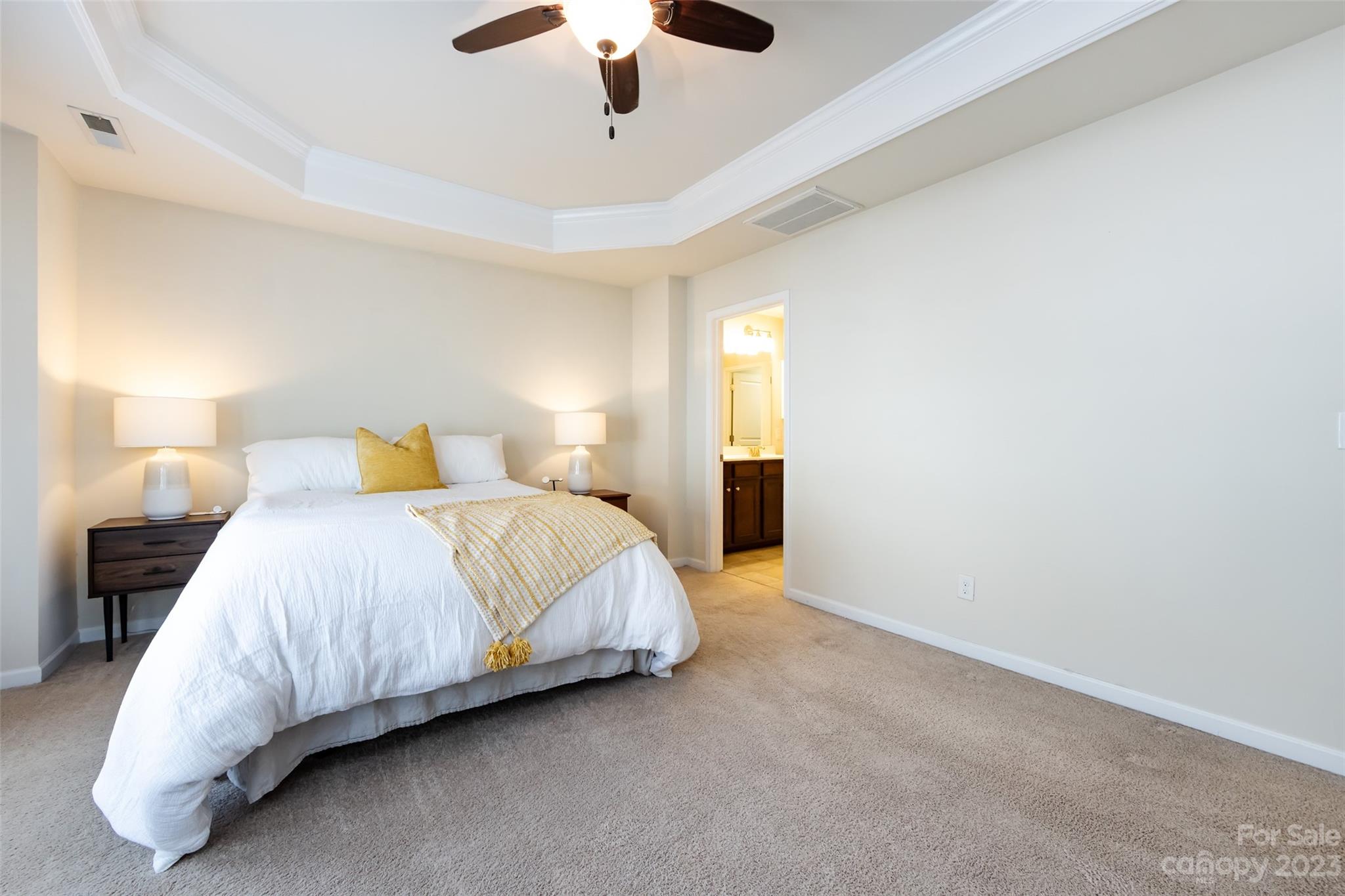 2437 Diplomat Lane Charlotte NC 28210