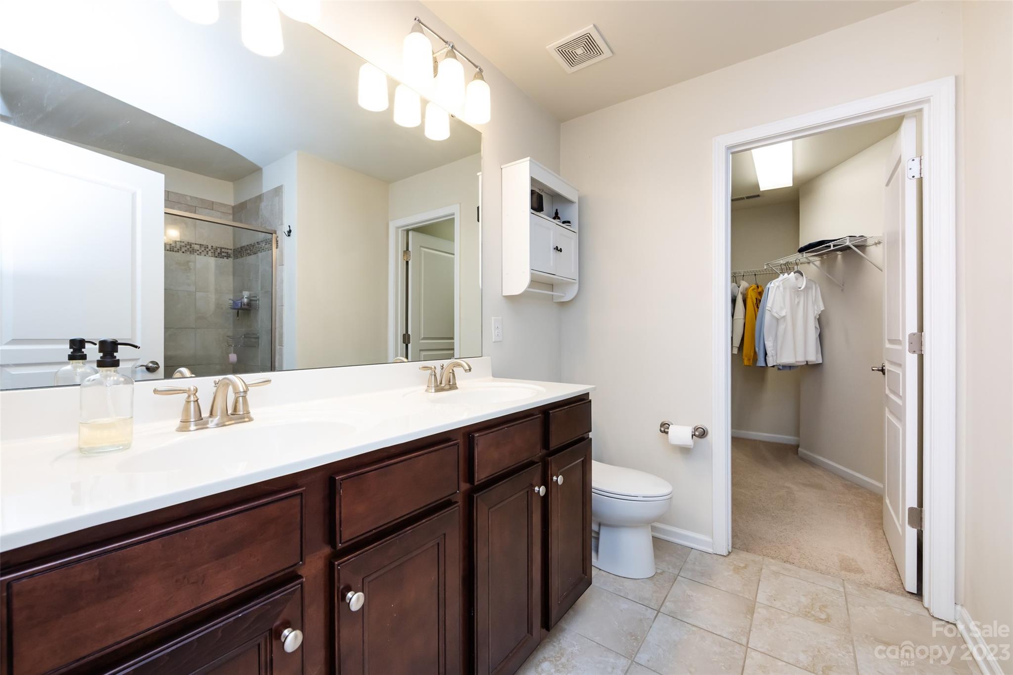 2437 Diplomat Lane Charlotte NC 28210