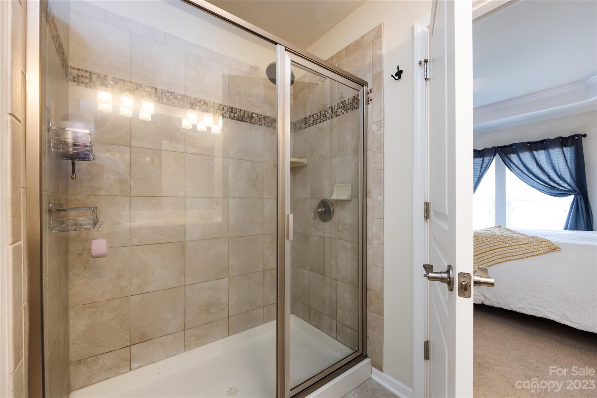 2437 Diplomat Lane Charlotte NC 28210