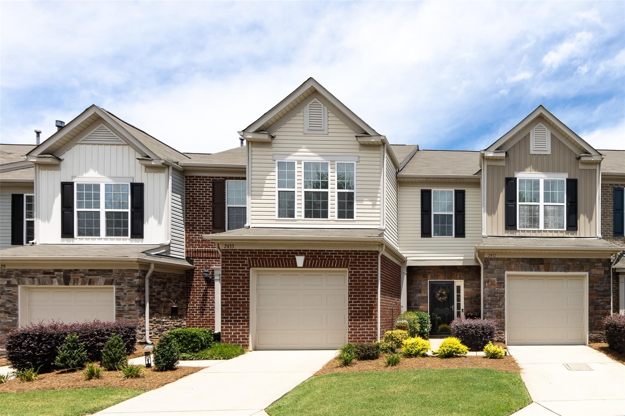 2437 Diplomat Lane Charlotte NC 28210
