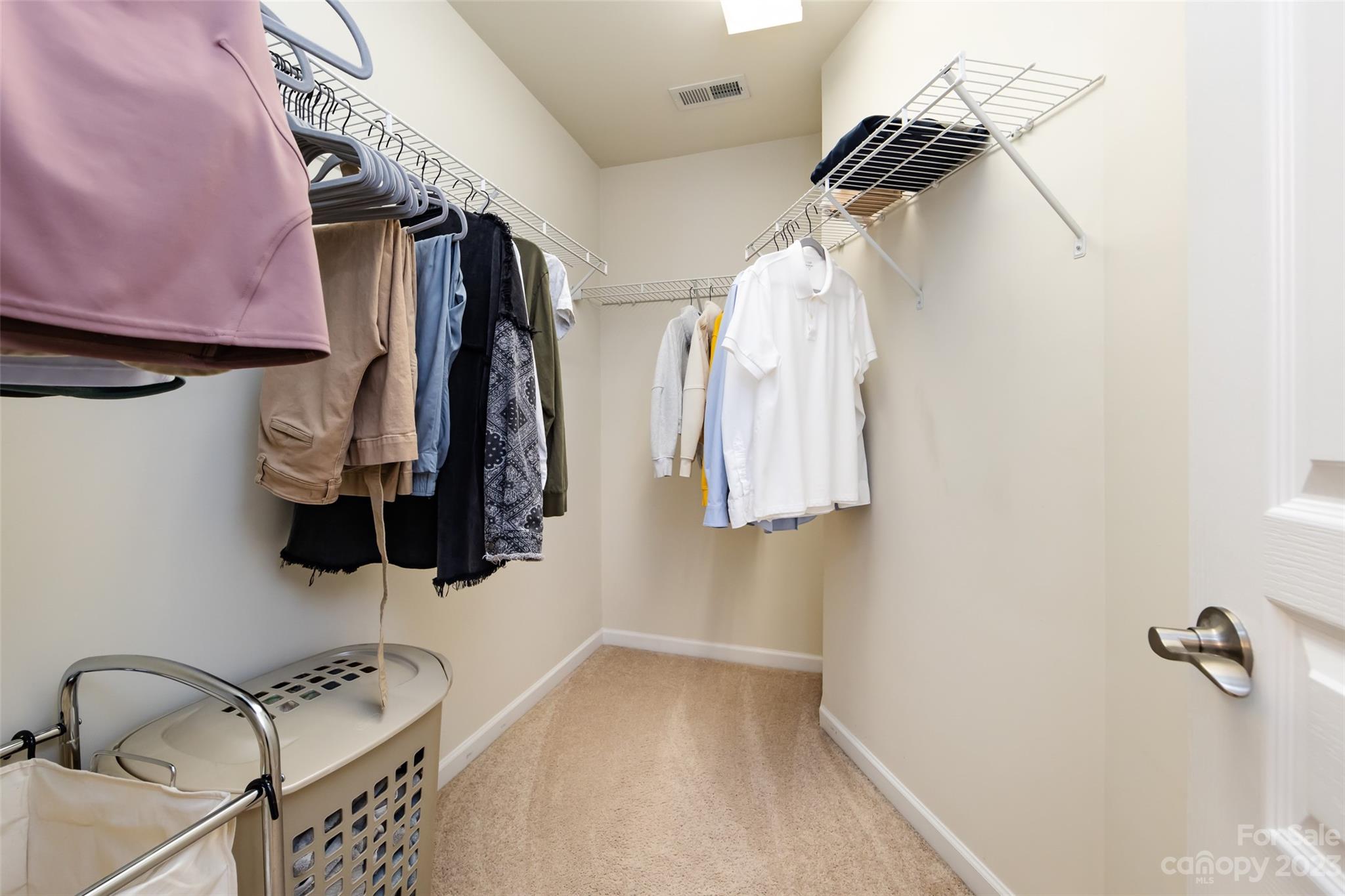 2437 Diplomat Lane Charlotte NC 28210