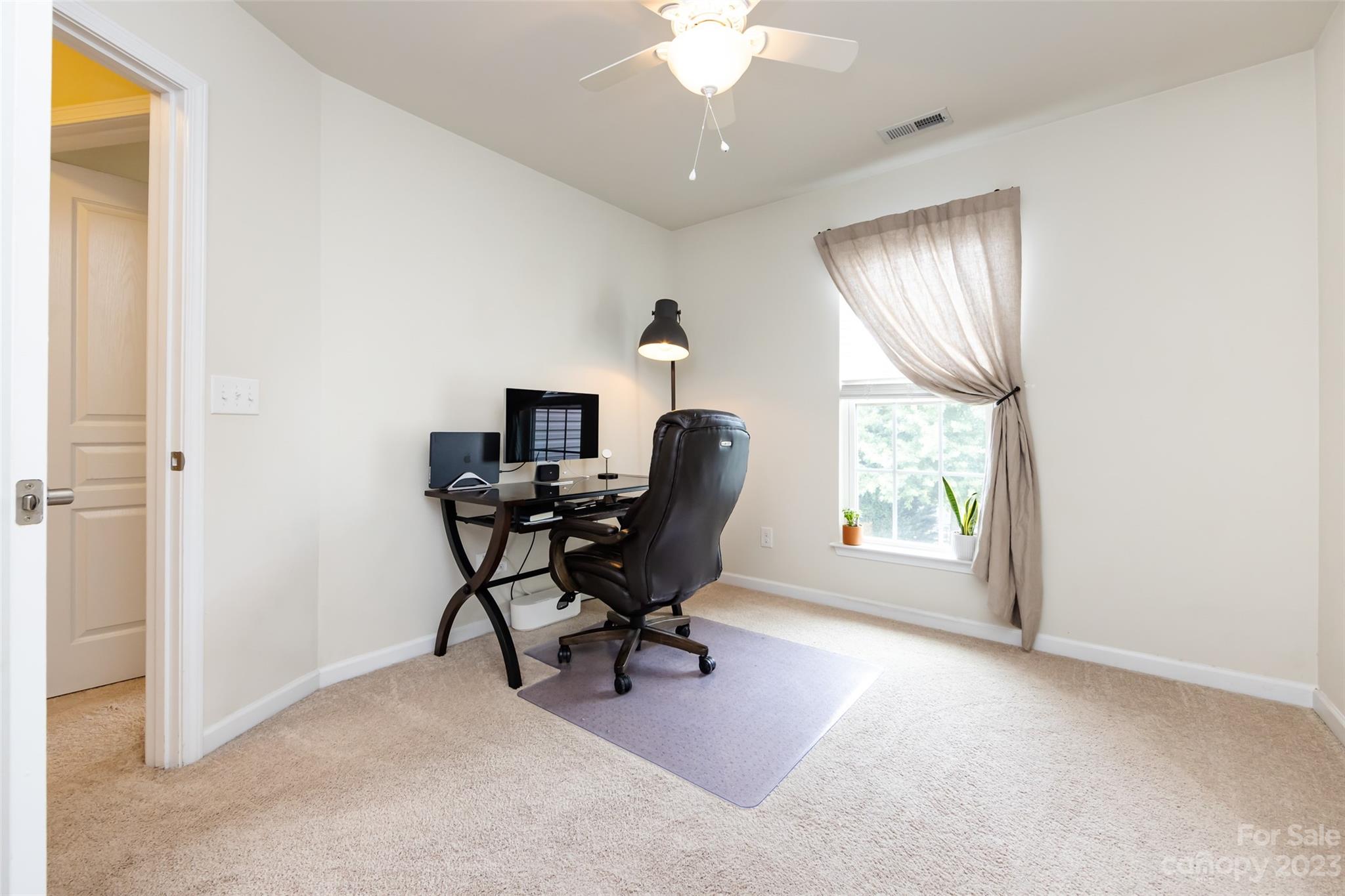 2437 Diplomat Lane Charlotte NC 28210