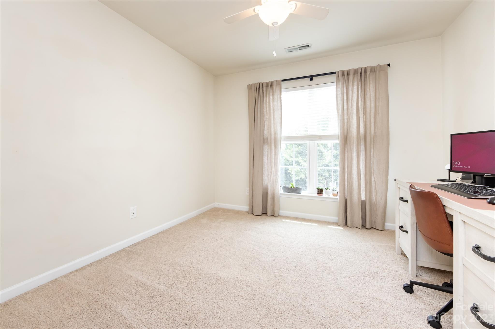 2437 Diplomat Lane Charlotte NC 28210