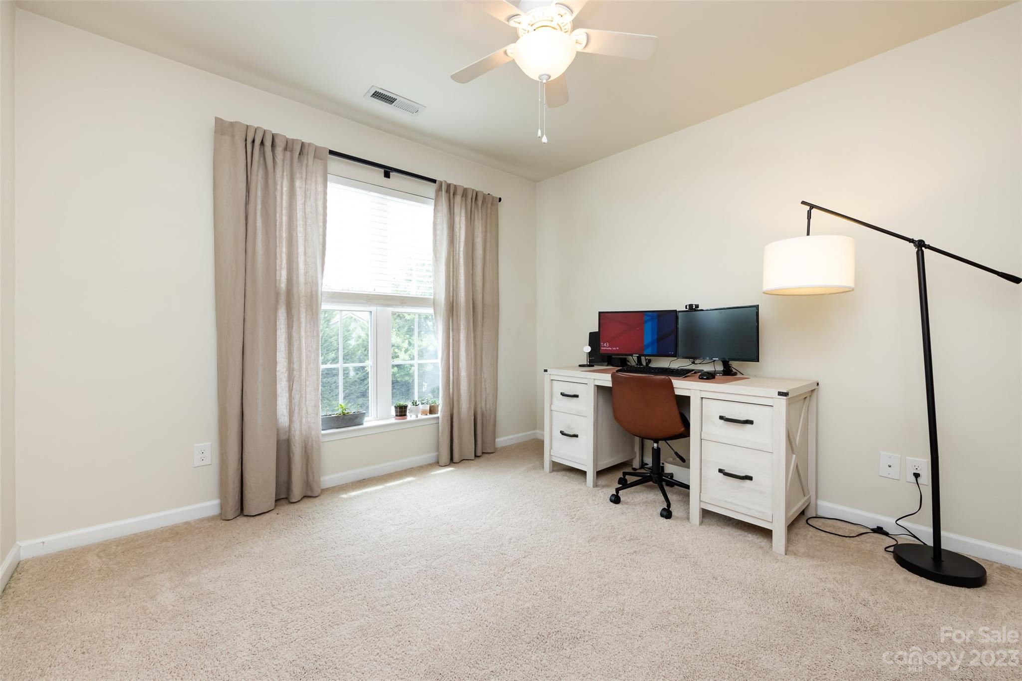 2437 Diplomat Lane Charlotte NC 28210
