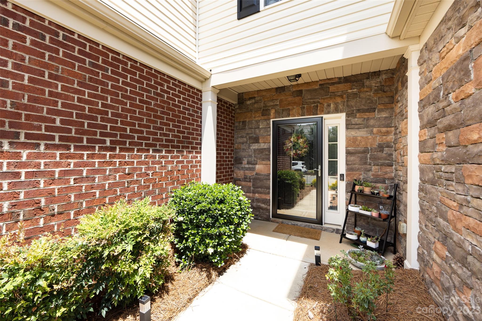 2437 Diplomat Lane Charlotte NC 28210