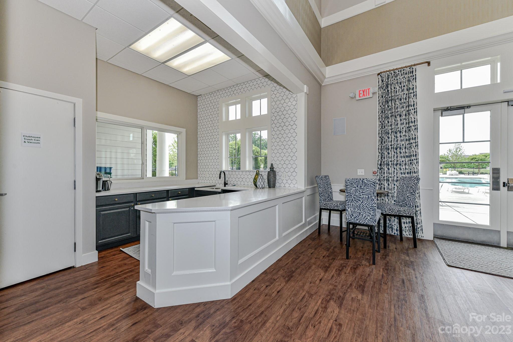 2437 Diplomat Lane Charlotte NC 28210