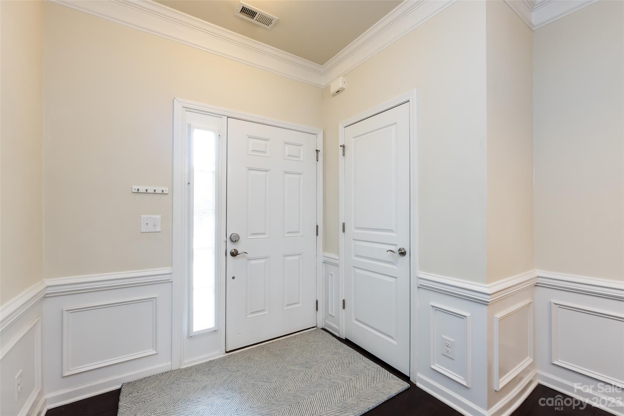 2437 Diplomat Lane Charlotte NC 28210